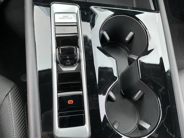 Certified 2024 Volkswagen Atlas Cross Sport SE w/ Panoramic Sunroof Package FWD image 28