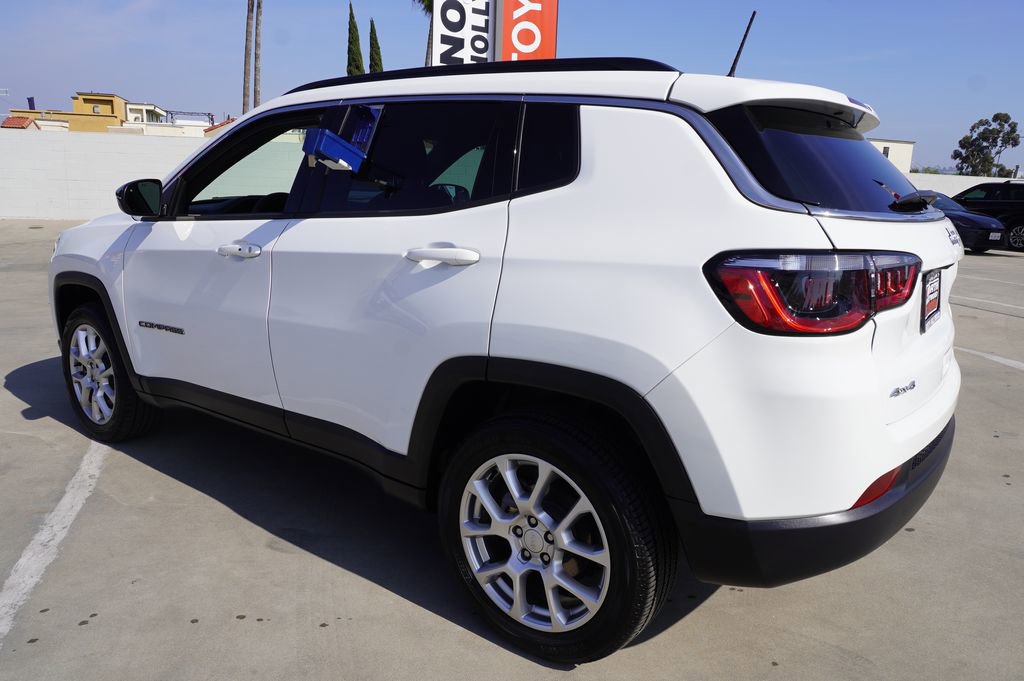 Used 2023 Jeep Compass Latitude image 5