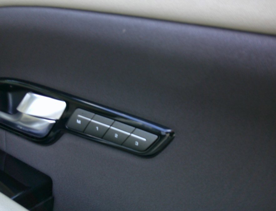 Used 2018 Land Rover Range Rover Evoque SE Premium image 71