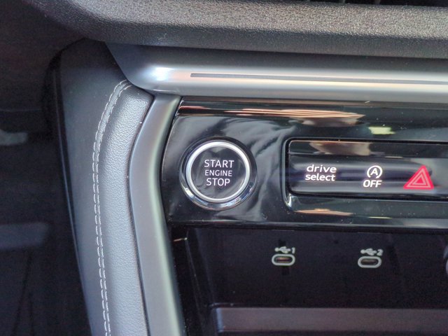 Used 2025 Audi Q5 Premium w/ Convenience Package image 17