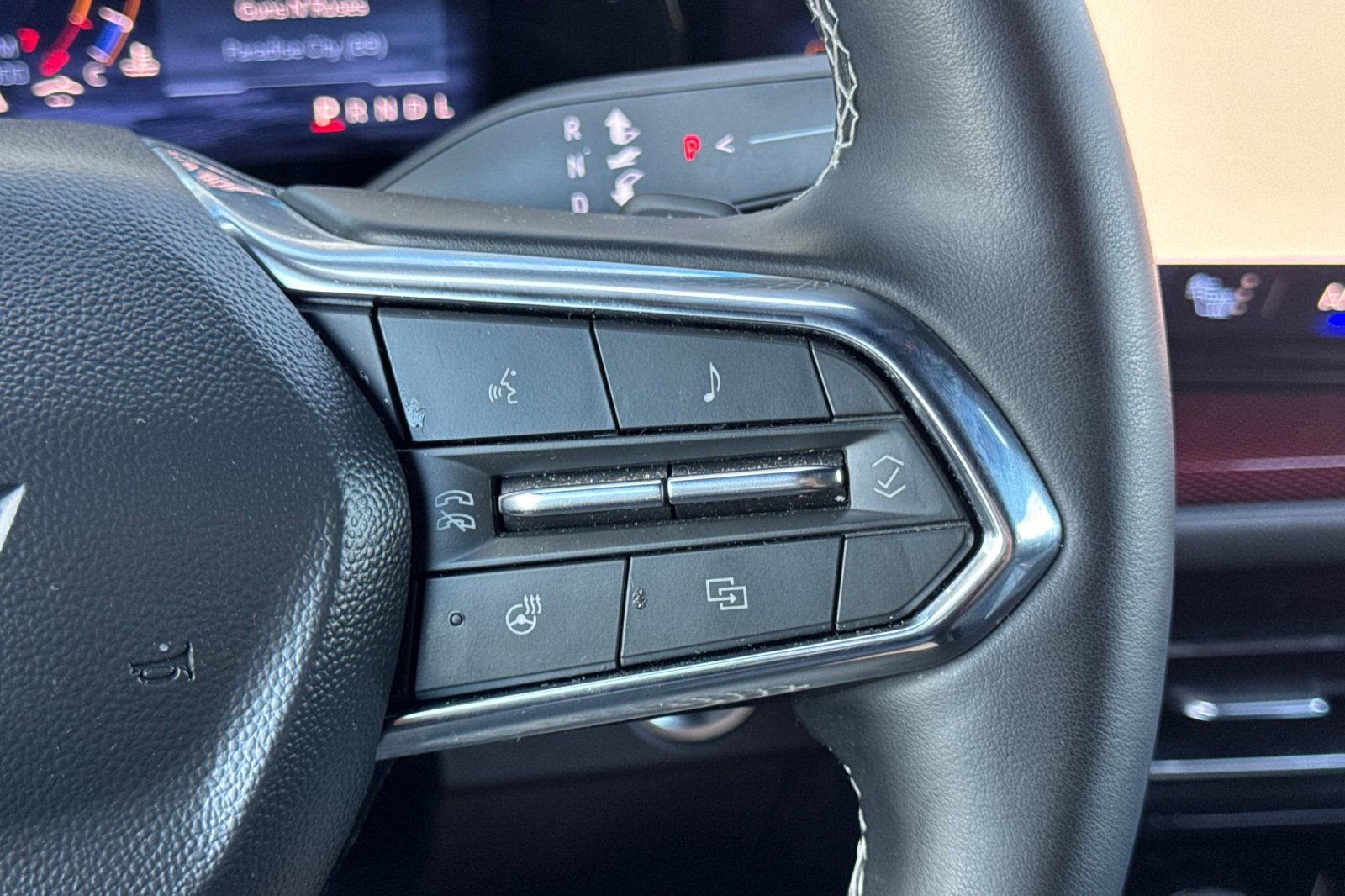 Used 2025 Chevrolet Traverse Z71 AWD/4WD image 40