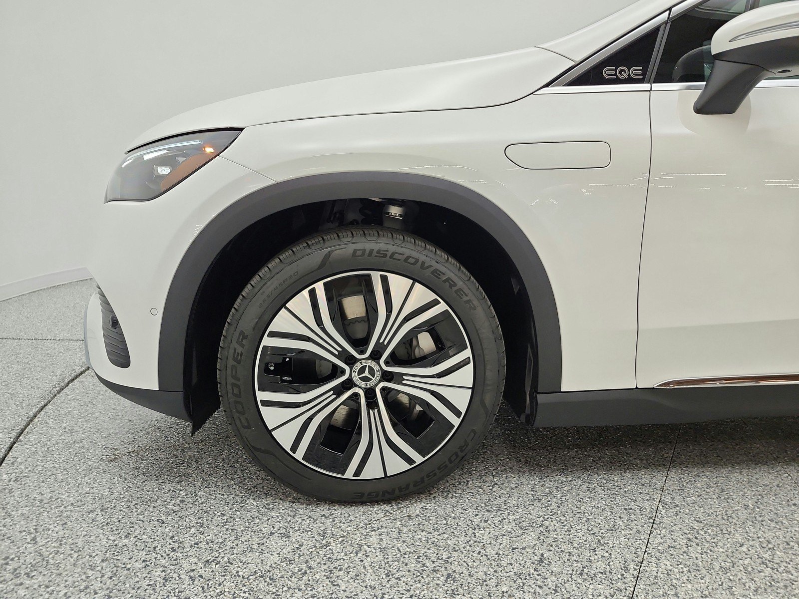New 2027 Mercedes-Benz EQE 320+ SUV image 14