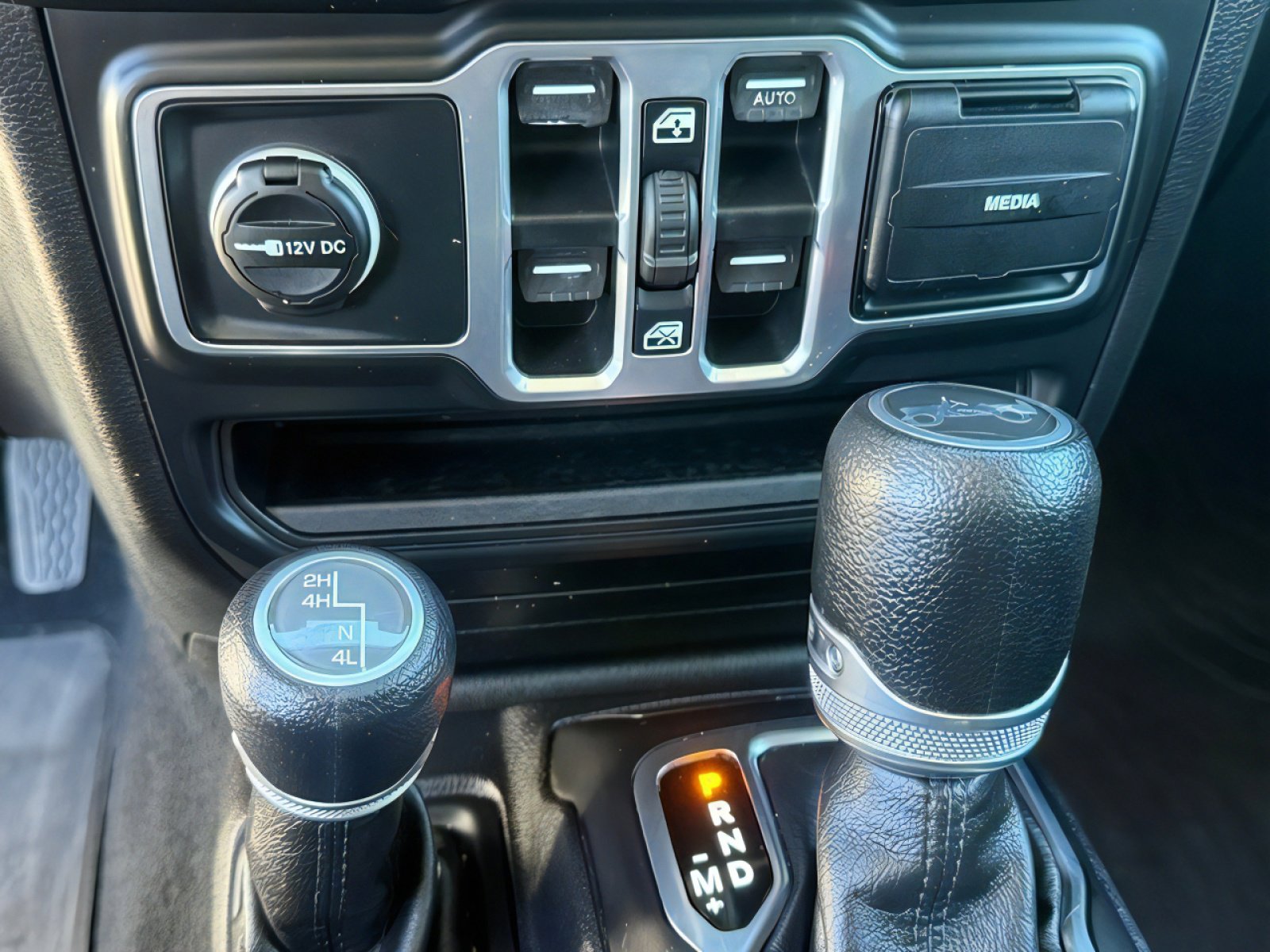 Used 2018 Jeep Wrangler Unlimited Sport S image 24