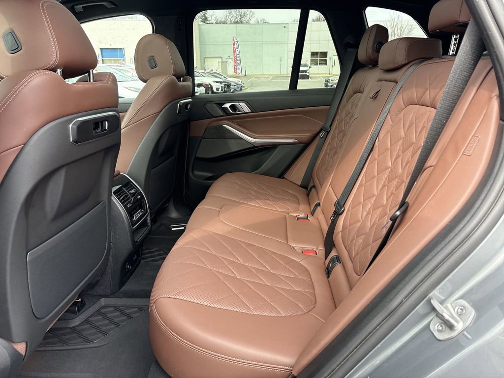 Used 2024 BMW X5 xDrive40i w/ Premium Package image 28