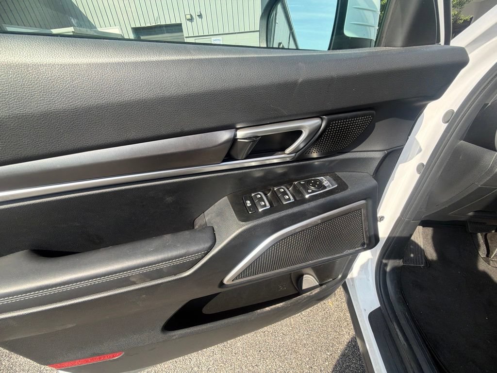 Used 2025 Kia Telluride S FWD image 16