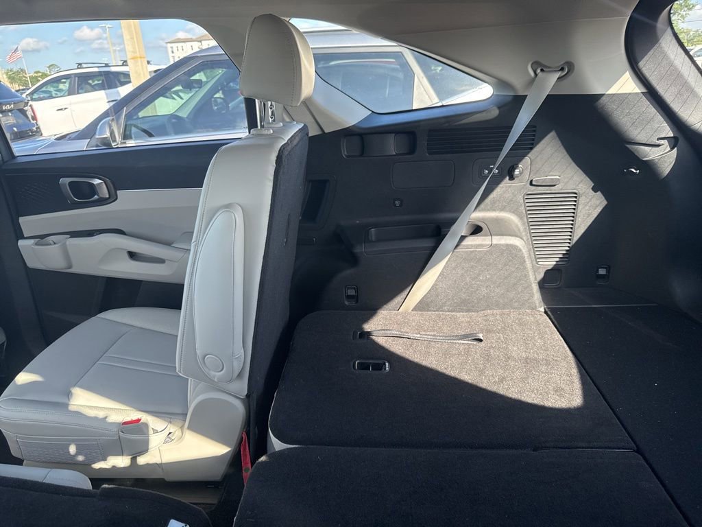 Certified 2024 Kia Sorento EX FWD image 11