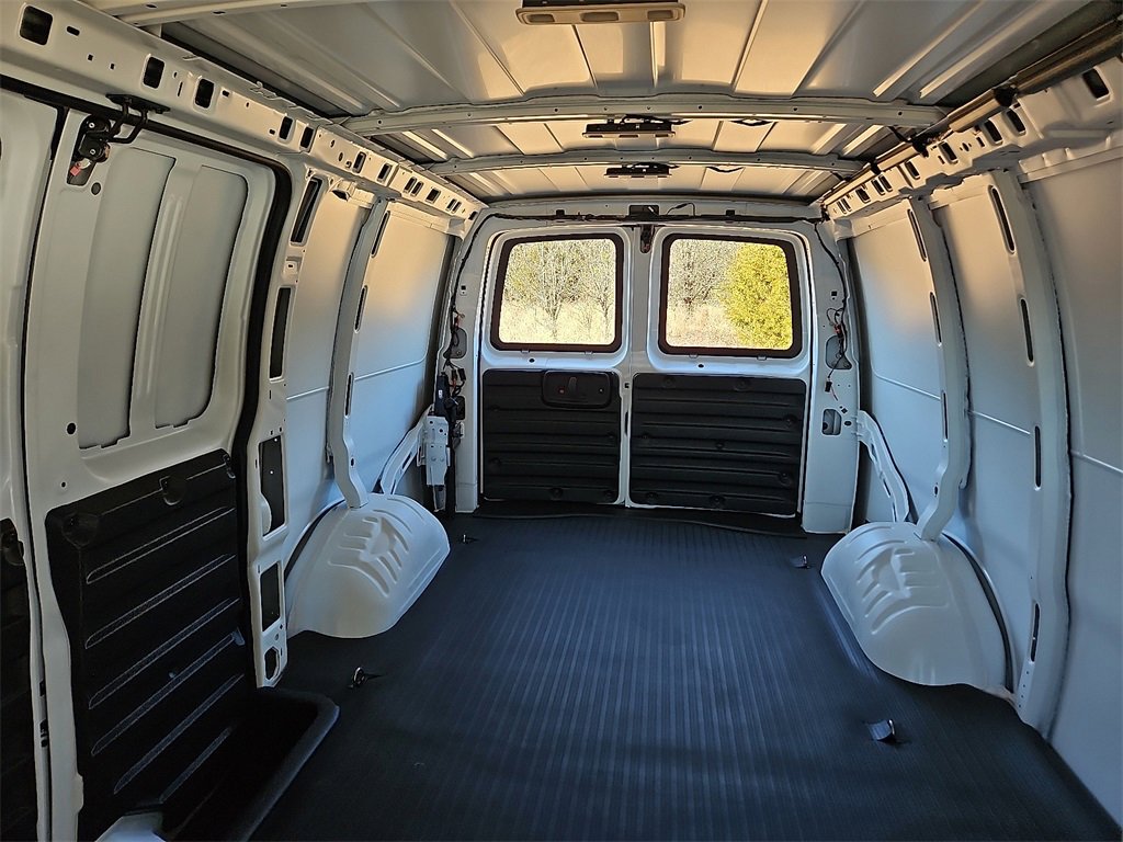 New 2025 Chevrolet Express 2500 w/ Driver Convenience Package image 6