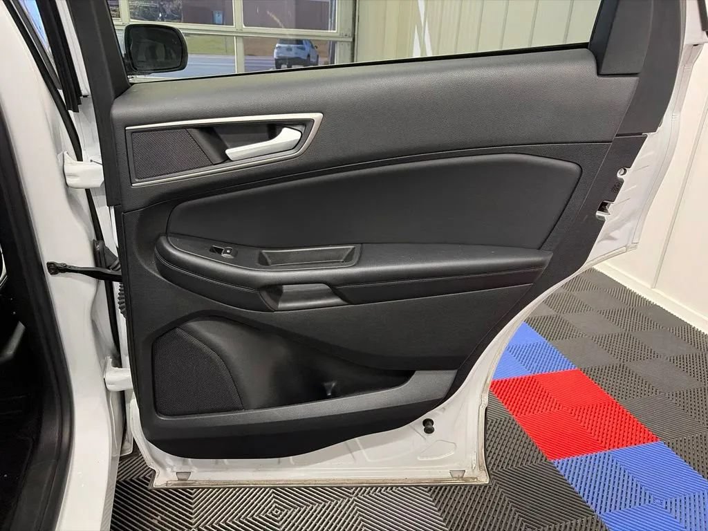 Used 2024 Ford Edge SEL AWD/4WD image 18