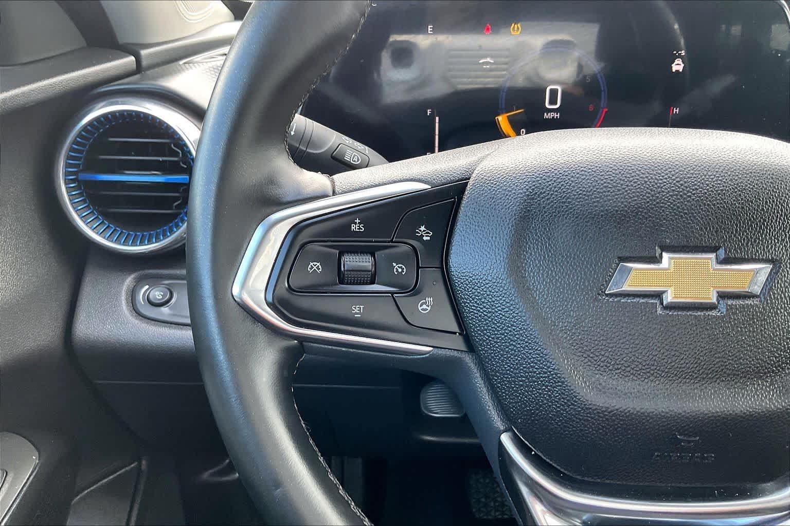 Used 2025 Chevrolet Trax LT w/ Driver Confidence Package FWD image 23