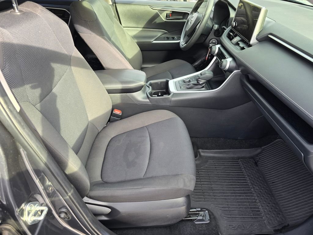 Used 2023 Toyota RAV4 LE image 12