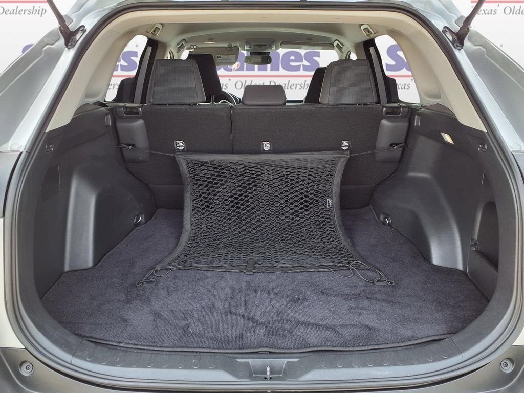 Used 2023 Toyota RAV4 LE FWD image 10