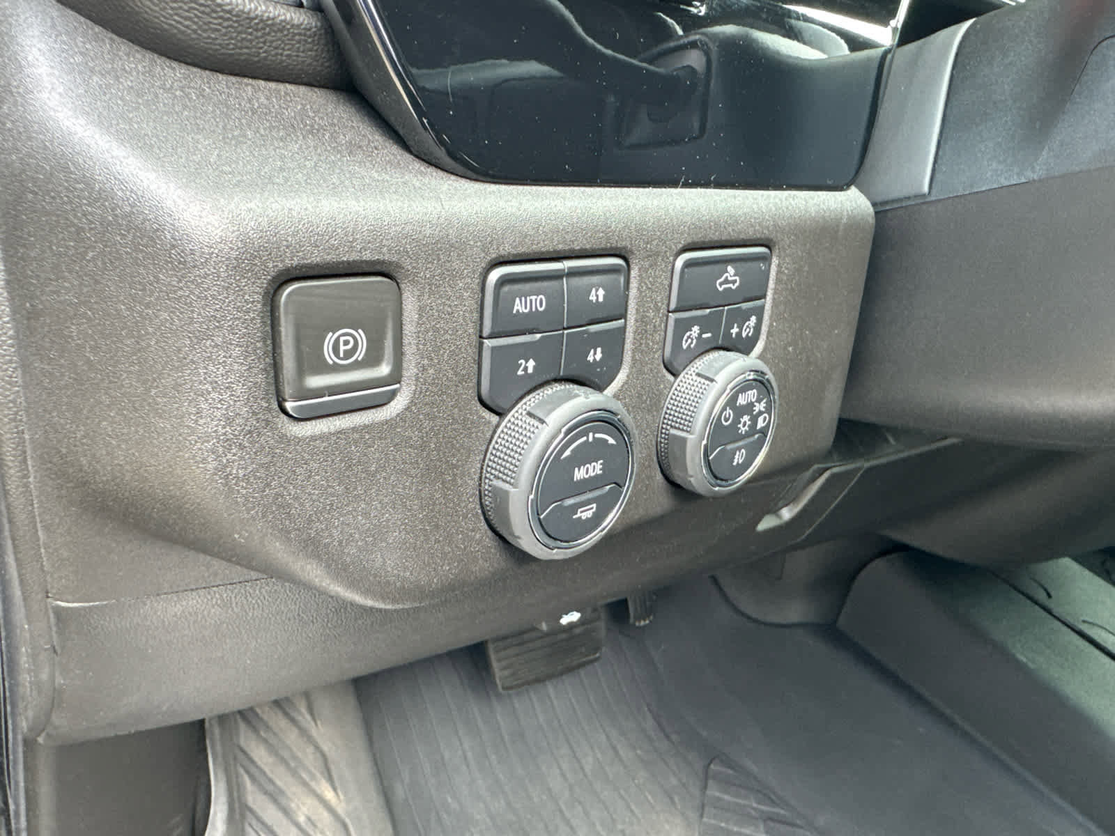 Used 2024 Chevrolet Silverado 1500 RST image 12