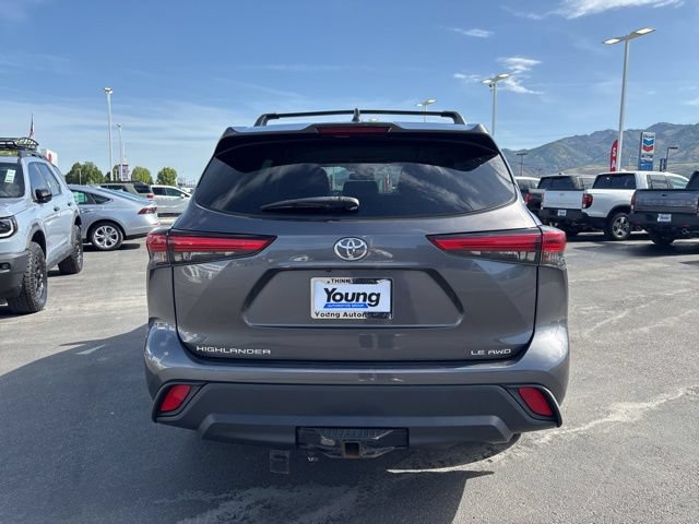 Used 2020 Toyota Highlander LE AWD/4WD image 4