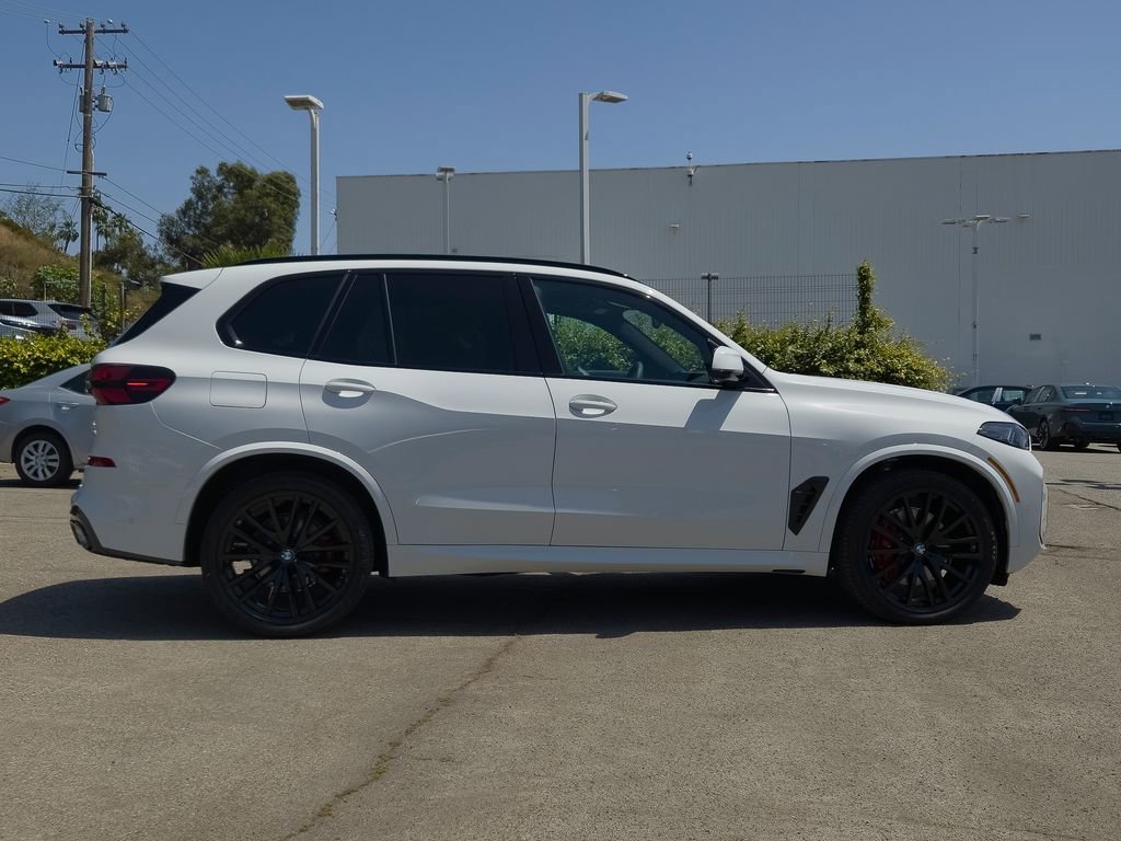 New 2026 BMW X5 xDrive40i w/ M Sport Package AWD/4WD image 4