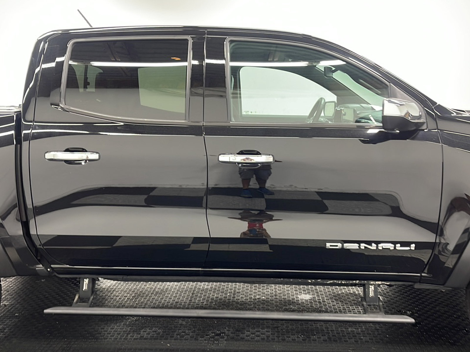 Used 2023 GMC Canyon Denali w/ Denali Black Edition AWD/4WD image 11