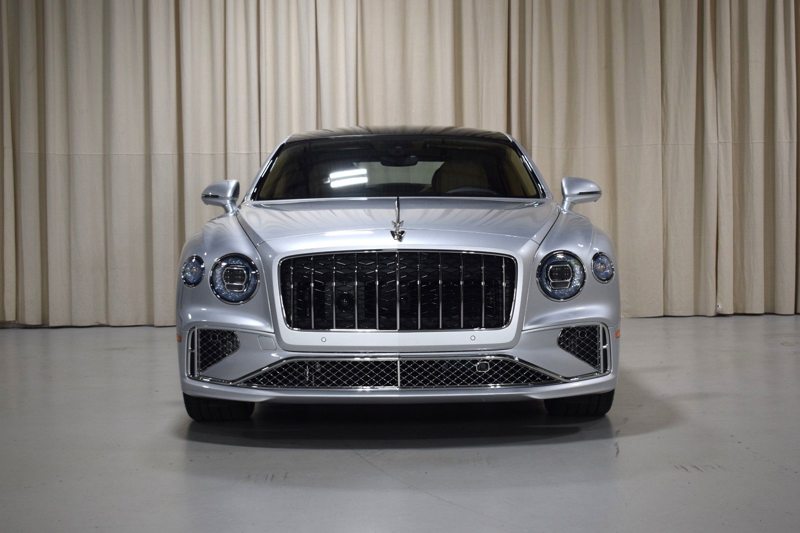 New 2026 Bentley Flying Spur Azure image 10