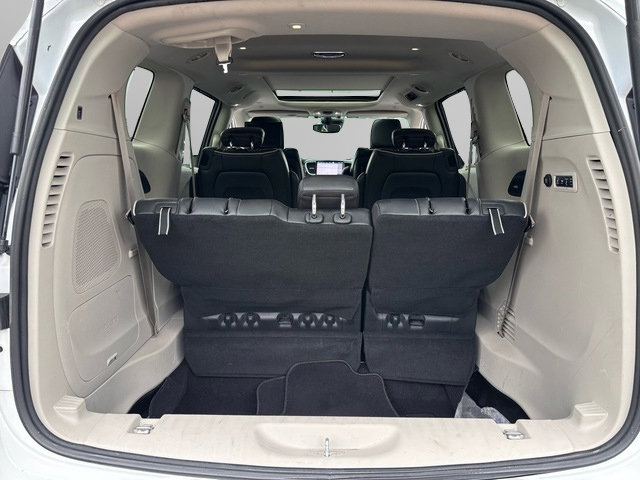 Used 2022 Chrysler Pacifica Limited w/ Uconnect Theater Family Group image 30