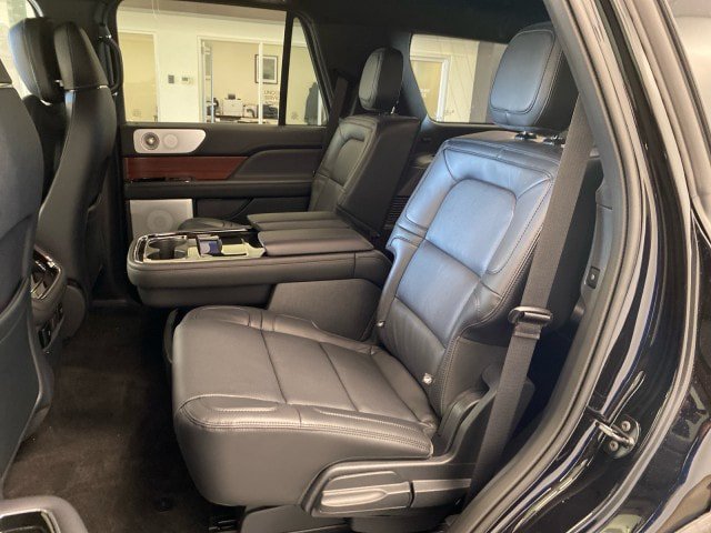 New 2024 Lincoln Navigator Reserve AWD/4WD image 32