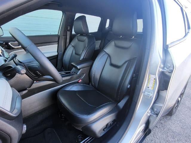 Used 2025 Jeep Compass Limited AWD/4WD image 14