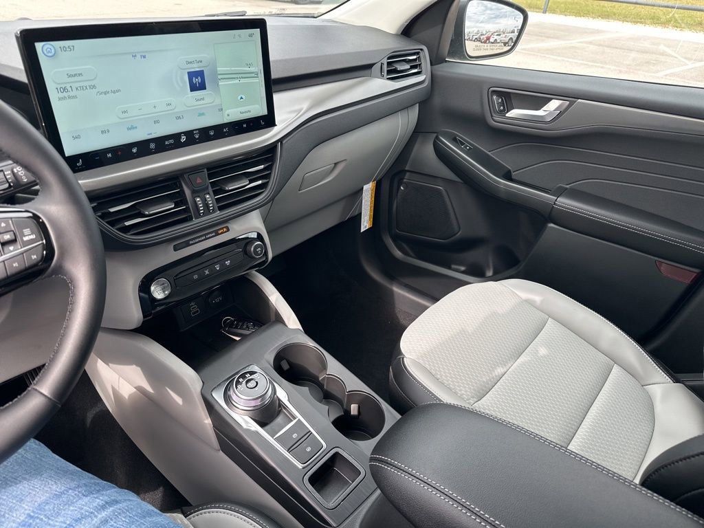 New 2026 Ford Escape SE image 30