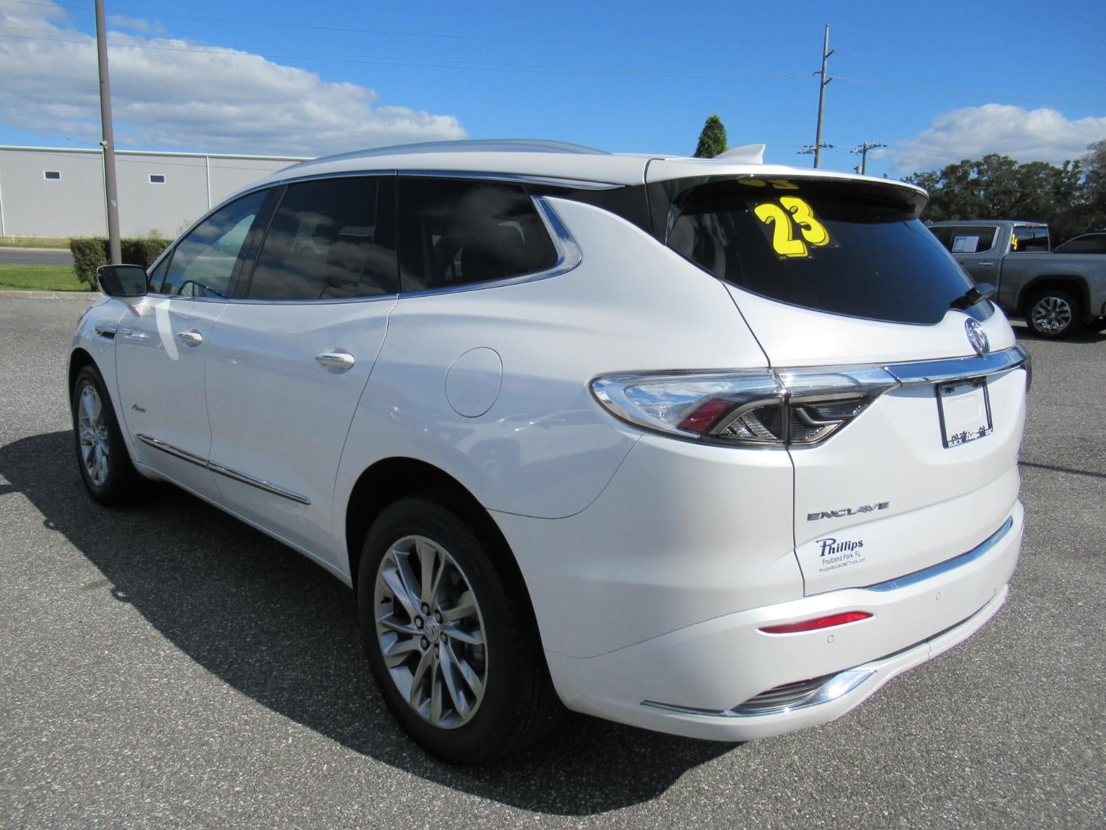 Used 2023 Buick Enclave Avenir w/ Avenir Technology Package FWD image 5