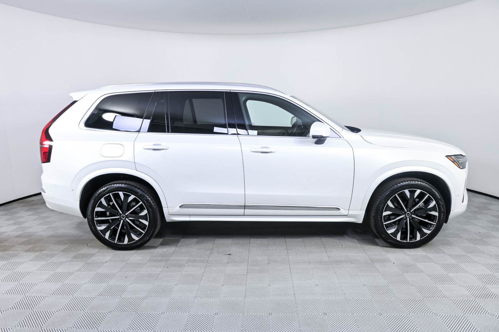Certified 2026 Volvo XC90 B6 Ultra AWD/4WD image 28