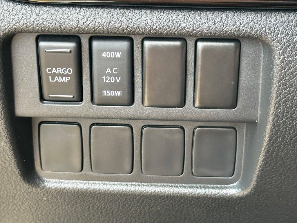 Used 2024 Nissan Titan SV w/ SV Convenience Package image 15