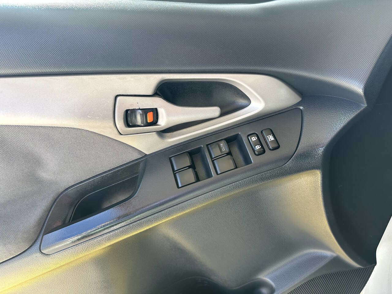 Used 2009 Toyota Matrix S FWD image 14