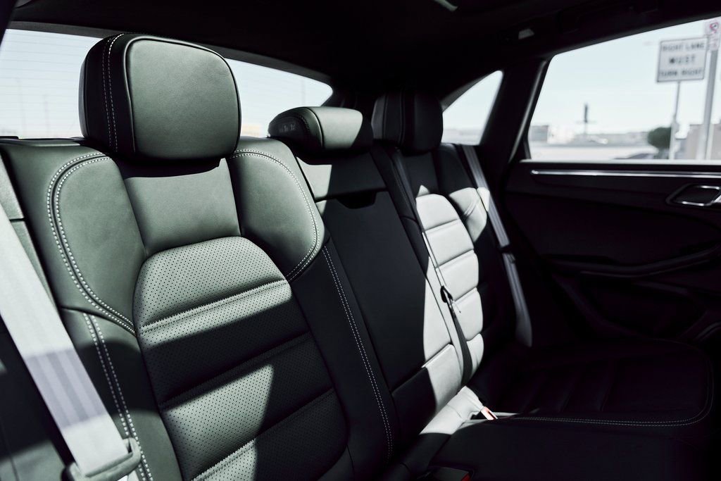 Used 2025 Porsche Macan GTS image 45