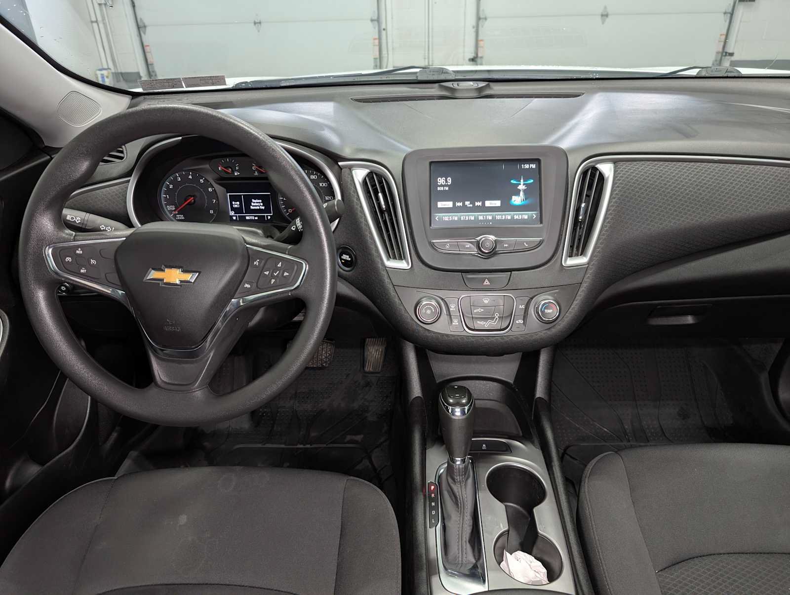 Used 2018 Chevrolet Malibu LS FWD image 17