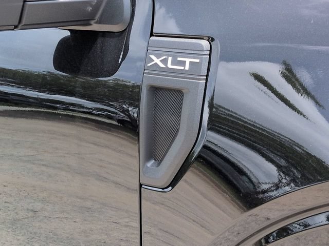 New 2026 Ford Maverick XLT w/ XLT Luxury Package FWD image 12