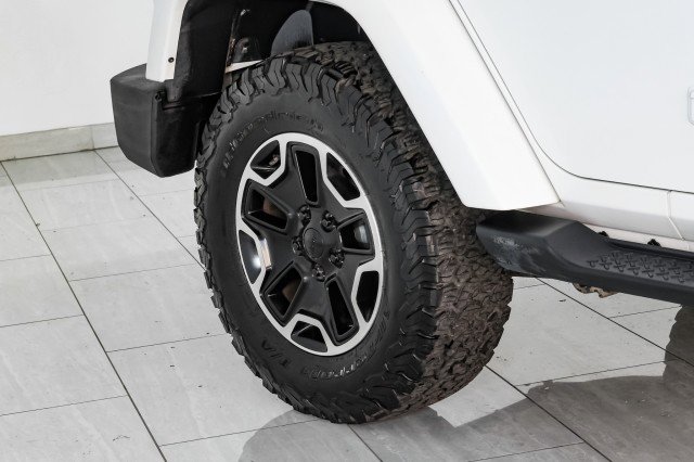 Used 2015 Jeep Wrangler Unlimited Sahara w/ Connectivity Group image 49