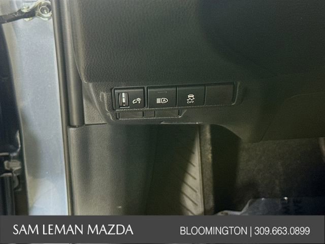 Used 2026 Toyota Corolla Cross LE image 10