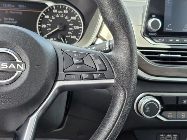 Used 2024 Nissan Altima 2.5 SV FWD image 25