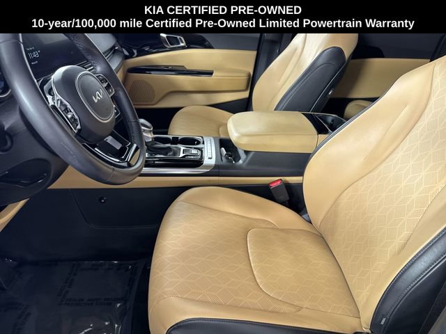 Used 2024 Kia Carnival EX FWD image 4