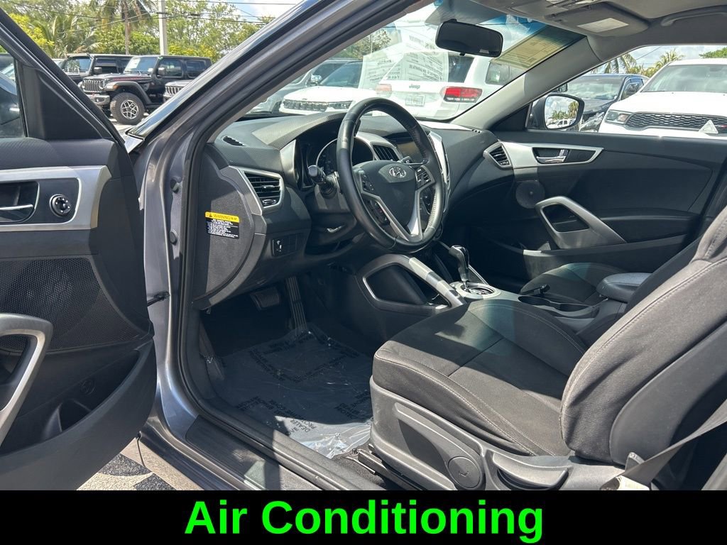 Used 2017 Hyundai Veloster image 11