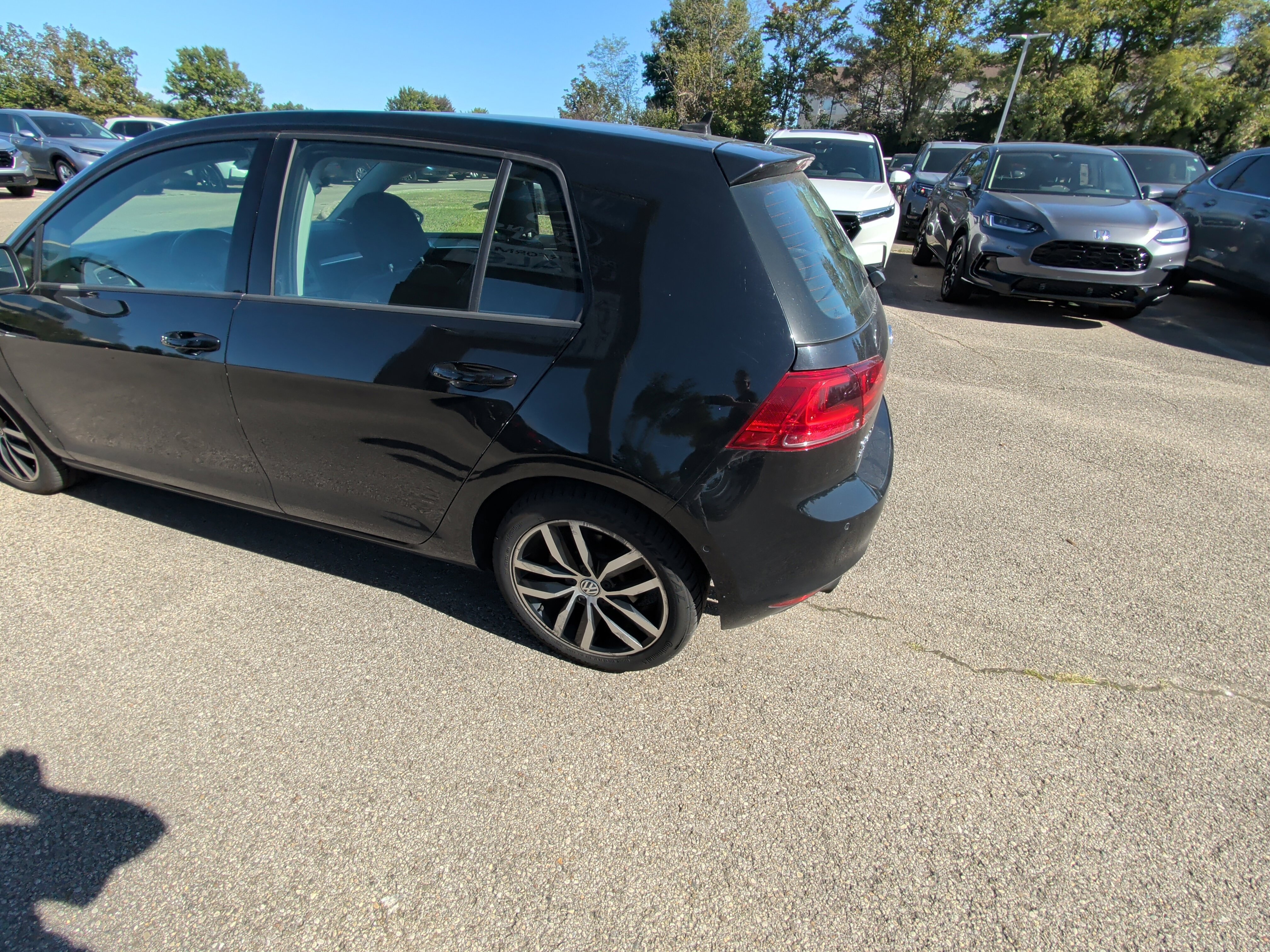 Used 2016 Volkswagen Golf S FWD image 31