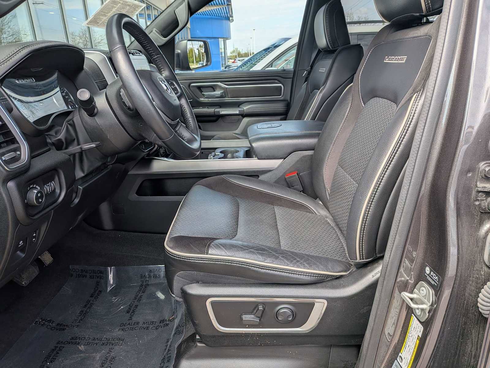 Used 2023 RAM 1500 Laramie AWD/4WD image 14