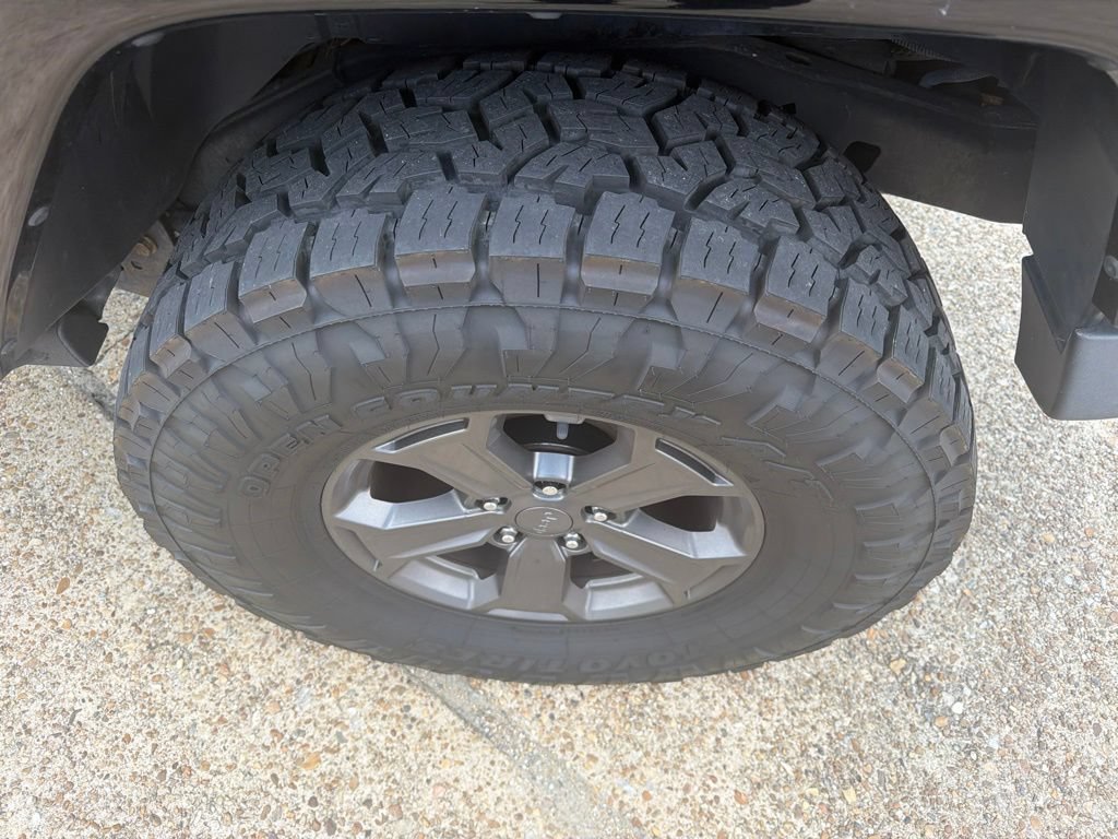 Used 2017 Jeep Wrangler Unlimited Rubicon AWD/4WD image 7