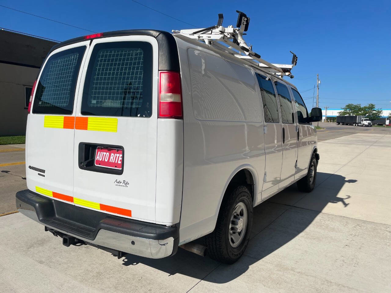 Used 2015 Chevrolet Express 2500 image 8
