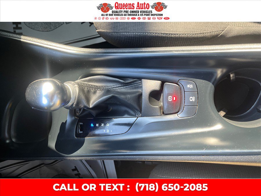 Used 2019 Toyota C-HR LE FWD image 16