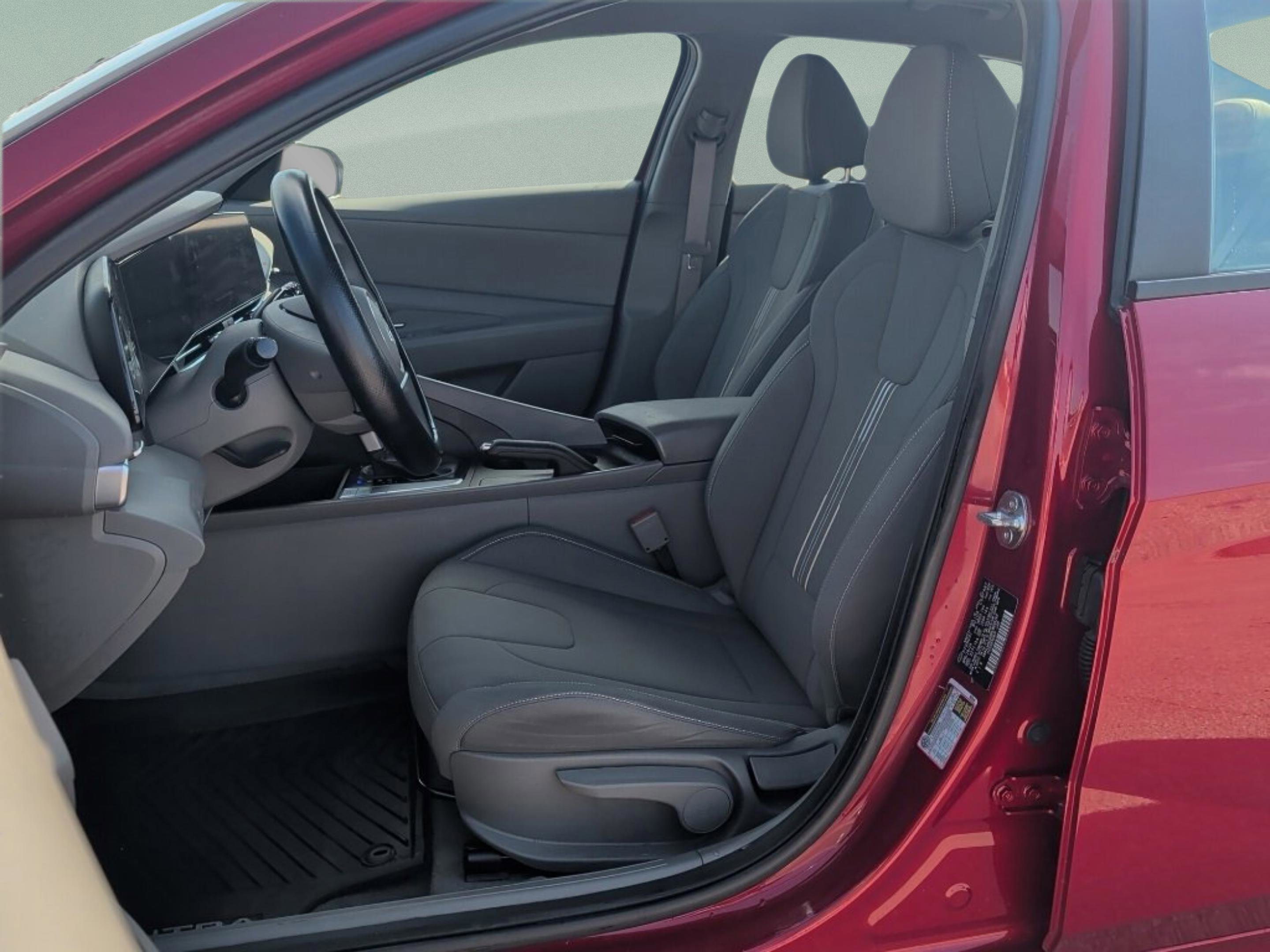 Used 2024 Hyundai Elantra SEL image 13