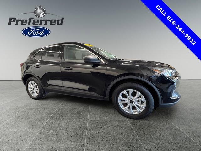 Used 2023 Ford Escape Active image 3