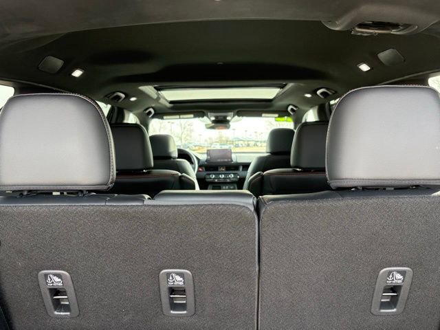 Used 2025 Honda Pilot TrailSport image 28