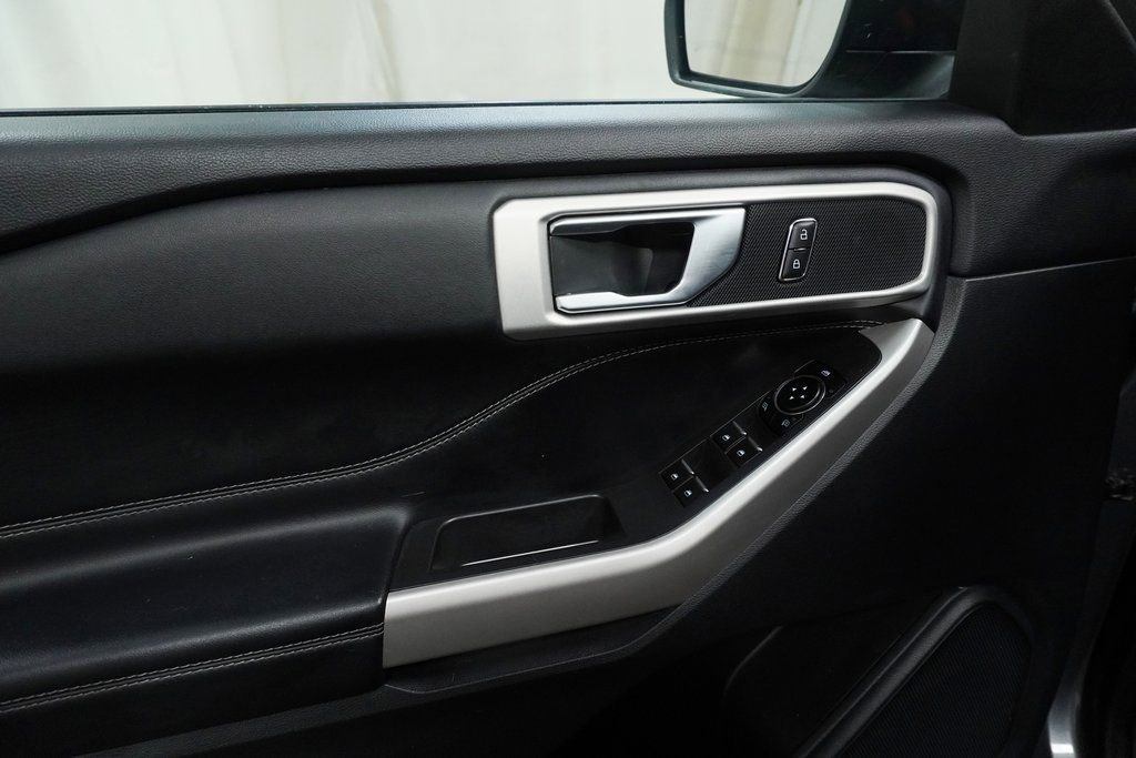 Used 2022 Ford Explorer XLT w/ Equipment Group 202A image 24