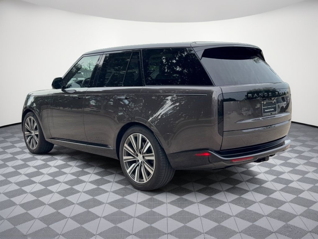 Used 2023 Land Rover Range Rover SE AWD/4WD image 3