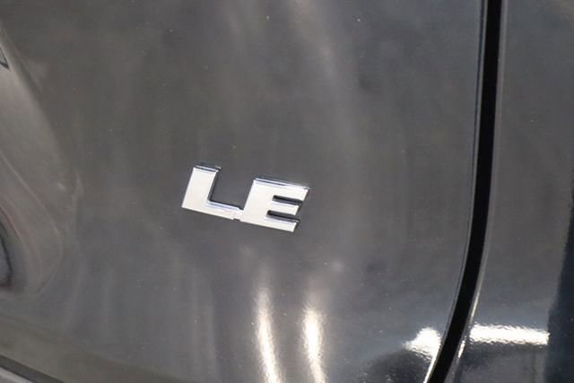 Used 2021 Toyota RAV4 LE image 39