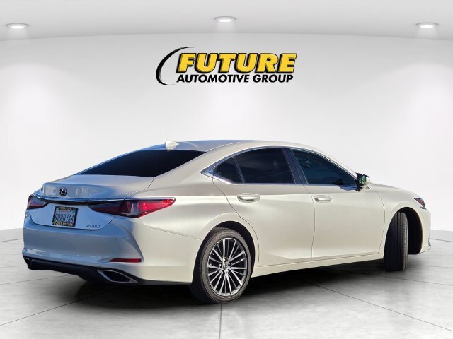 Used 2025 Lexus ES 350 w/ Premium Package FWD image 5