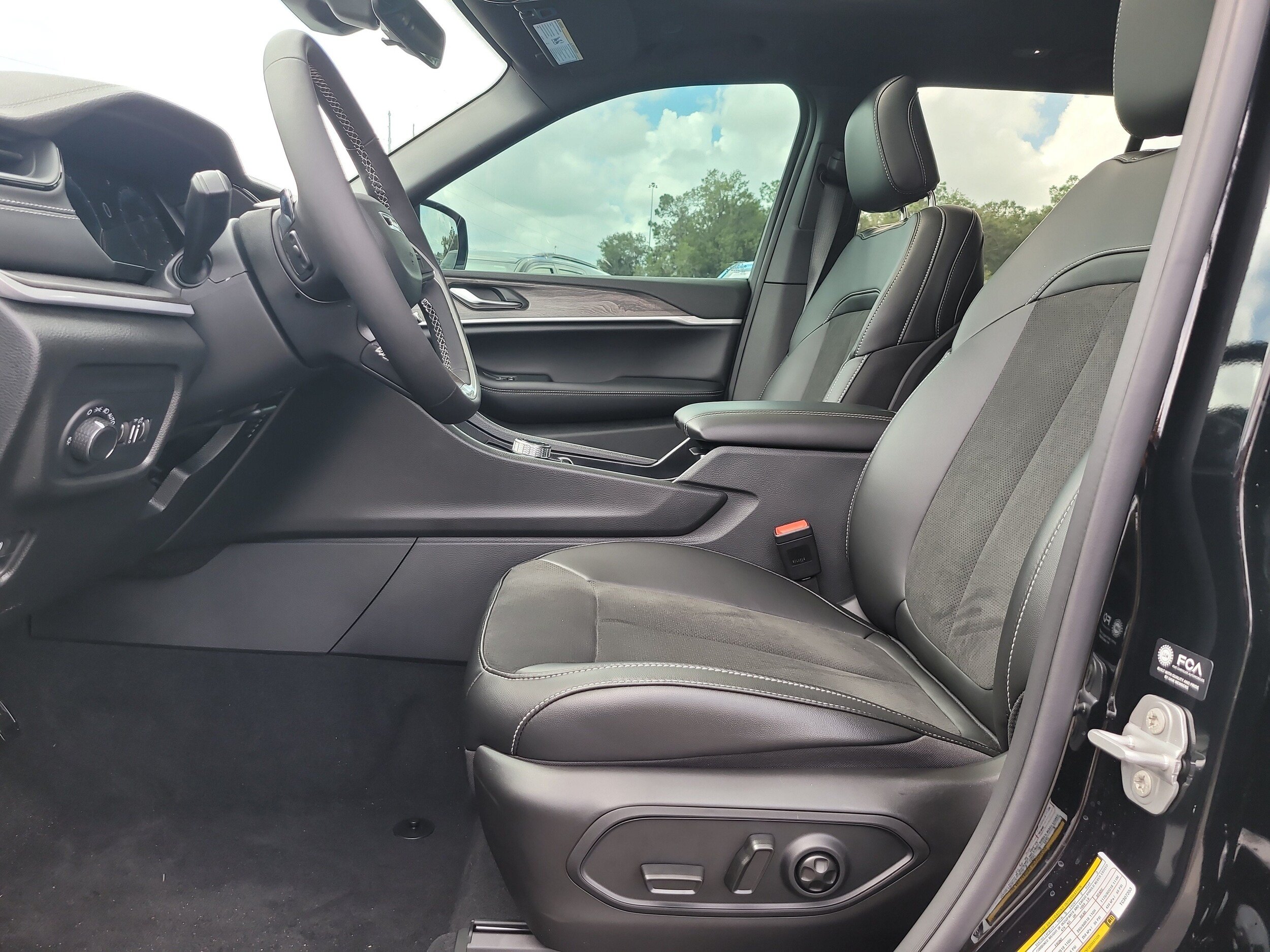 New 2026 Jeep Grand Cherokee Altitude RWD image 14