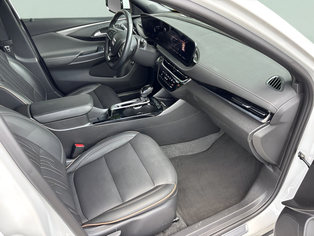 Used 2025 Buick Envista Avenir FWD image 46